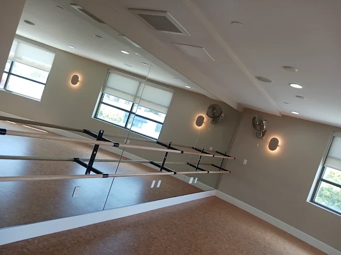 Gym mirror wall installed in Sunnyvale